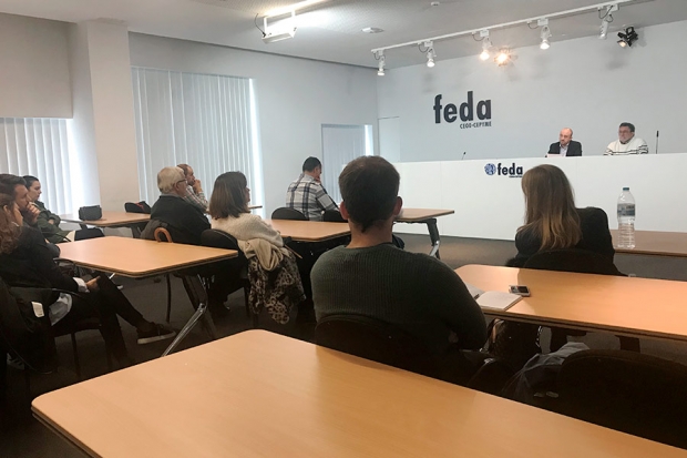 Fotografía de ACEPA muestra su preocupación por la implantación del Plan de Éxito Educativo y Prevención del Abandono Escolar Temprano, ofrecida por FEDA