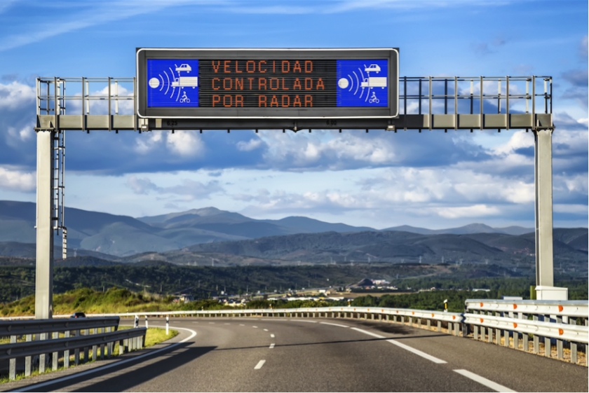 ESCRITO DIRECTRIZ SGGMT 4/20 AVISOS A CENTROS DE GESTIÓN DE TRÁFICO LA CIRCULACIÓN DE COSECHADORAS POR AUTOVÍA - DGT