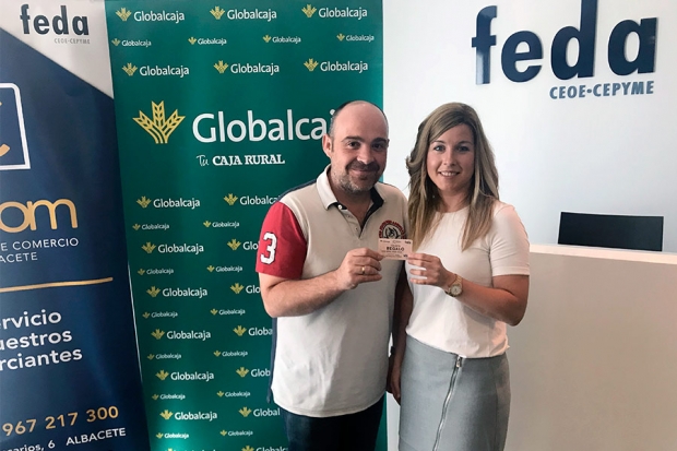 Fotografía de FECOM y Globalcaja dan notoriedad al comercio de Albacete con su propia tarjeta regalo, ofrecida por FEDA