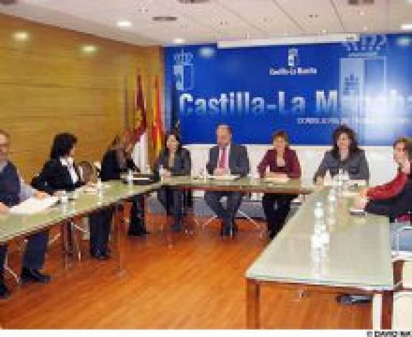 Gobierno regional y agentes sociales inician la mesa de empleo y formación