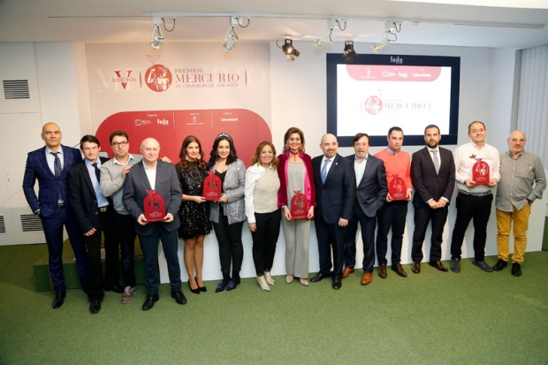 Fotografía de Vinos y Licores Cutanda, Creaciones de La Rosa, Atroje, Patatas Panadés y Deportes Leo ya tienen su Premio Mercurio, en la V Edición de la noche del comercio, ofrecida por FEDA