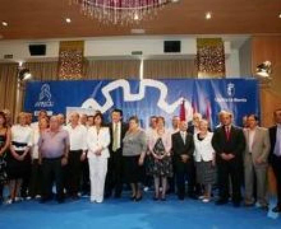 Fotografía de APRECU reclama una feria cuchillera anual en Albacete, ofrecida por FEDA