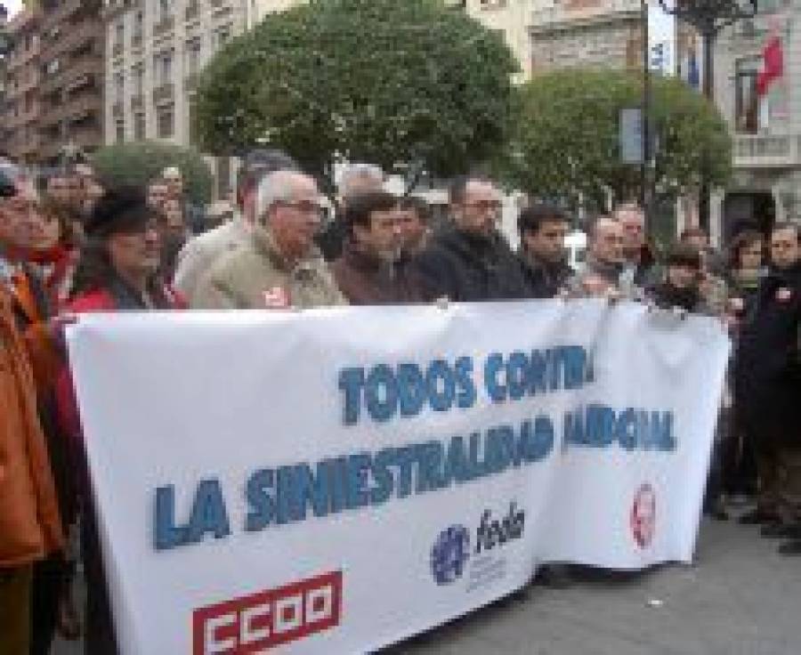 Fotografía de Todos contra la siniestralidad laboral: FEDA, CC.OO y UGT, ofrecida por FEDA