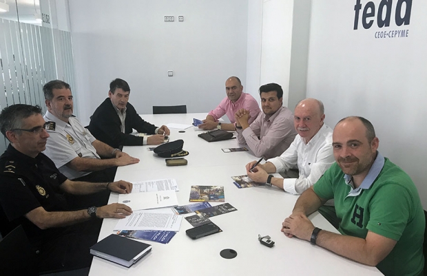 Fotografía de La Federación de Comercio de Albacete y el Cuerpo Nacional de Policía trabajarán conjuntamente por un “comercio seguro”, ofrecida por FEDA