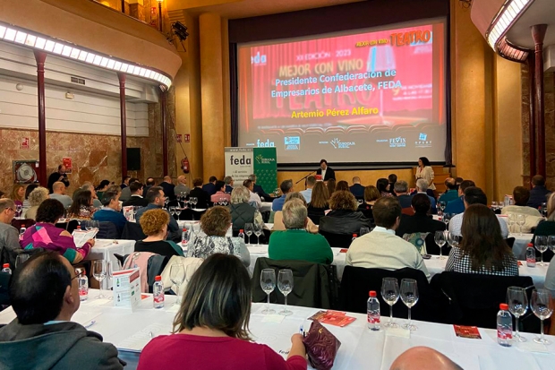 Fotografía de FEDA marida en Almansa vino y teatro en la doce edición de Mejor con Vino, poniendo en valor su gastronomía, ofrecida por FEDA