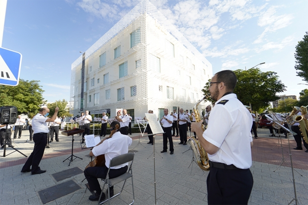 Fotografía de Emotivo homenaje de la Banda Sinfónica Municipal al trabajo de empresas y autónomos en la crisis sanitaria, ofrecida por FEDA