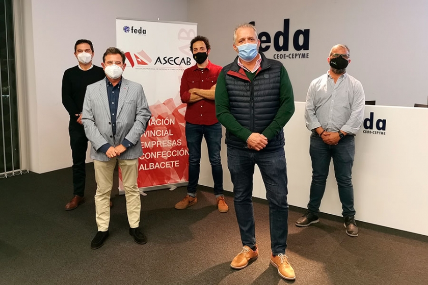 La Asociación Provincial de Empresarios de la Industria Textil, Confección y Moda de Albacete, ASECAB, reconoce la capacidad del sector para reinventarse