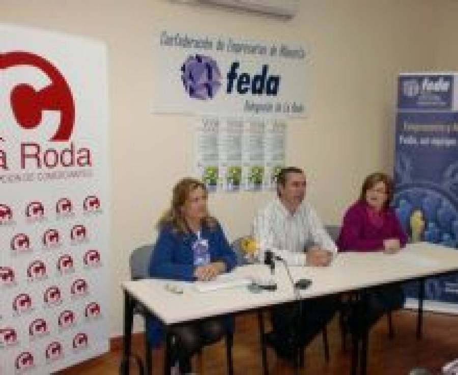 Fotografía de “Primavera mágica” en el comercio de La Roda, hasta el 5 de junio, ofrecida por FEDA