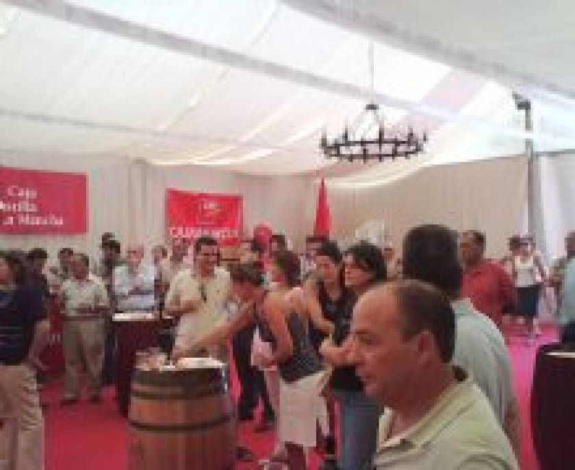 GRAN ACEPTACIÓN DE LA CASETA DE EMPRESARIOS EN LA FERIA DE VILLARROBLEDO