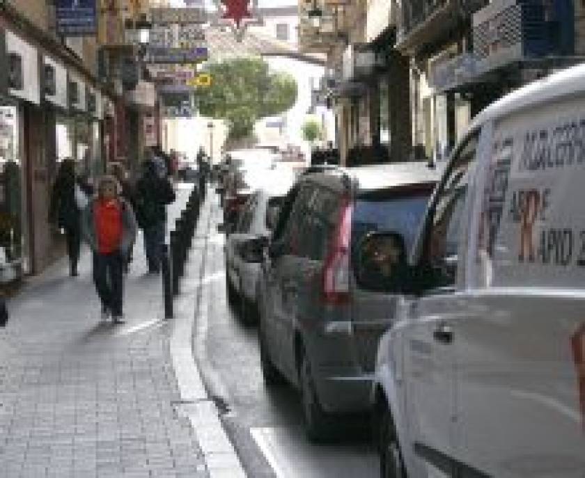 Reconocimiento del comercio a la alcaldesa por abrir al tráfico el Rosario