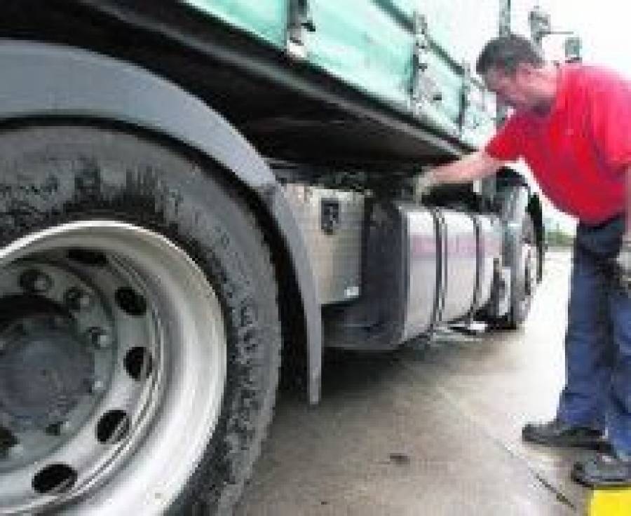 Fotografía de El aumento del robo de gasoil hace crecer el temor entre los transportistas, ofrecida por FEDA