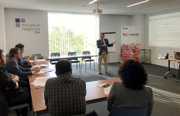 Fotografía de La Asociación de Empresarios de la Confección de Albacete, ASECAB,  apuesta por la unidad del sector, la formación y la profesionalización, ofrecida por FEDA