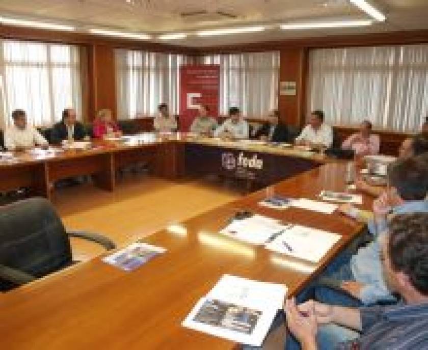 Los constructores denuncian el impago de obras públicas y competencia desleal