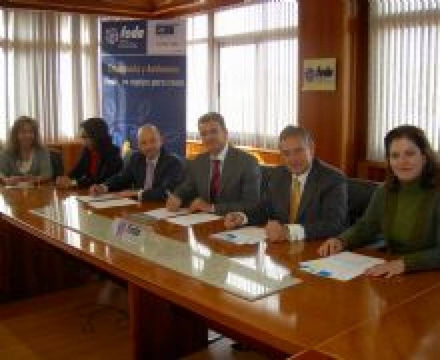 Fotografía de Convenio de colaboración entre FEDA y el Banco Sabadell, ofrecida por FEDA