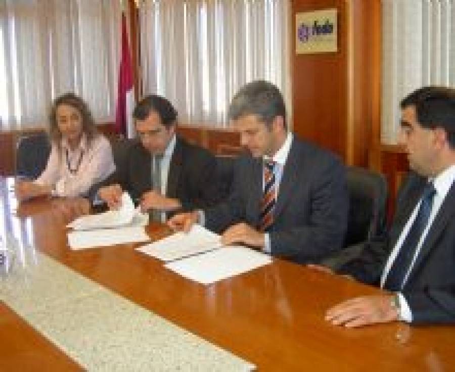 Fotografía de FEDA renueva convenio con Tavira y Botella para proteger la propiedad industrial, ofrecida por FEDA