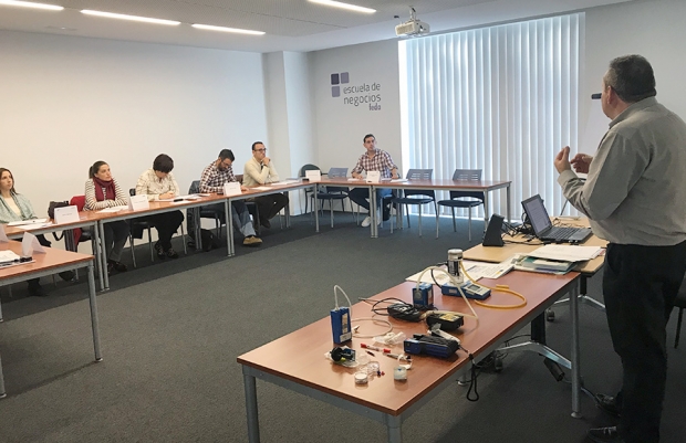 Fotografía de FEDA forma a técnicos en prevención para una correcta evaluación de los contaminantes químicos en el ambiente laboral, ofrecida por FEDA