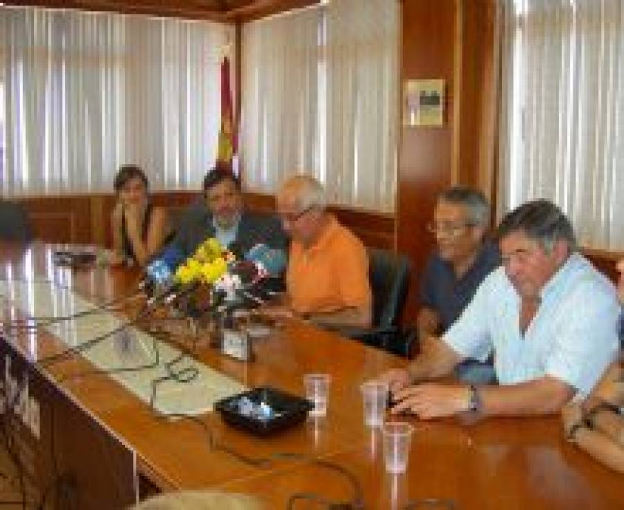 Fotografía de Patronal y sindicatos firman el convenio del campo para dos años, ofrecida por FEDA