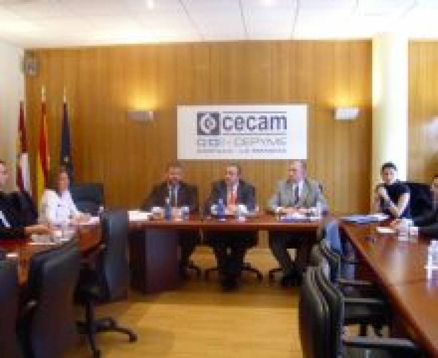 Fotografía de CECAM presenta las actividades de comercio exterior para 2010, ofrecida por FEDA